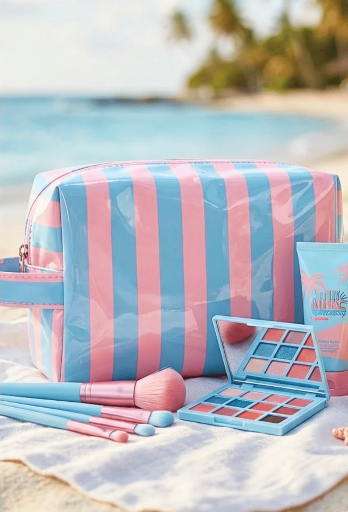 Viral stripped make up/pool bag